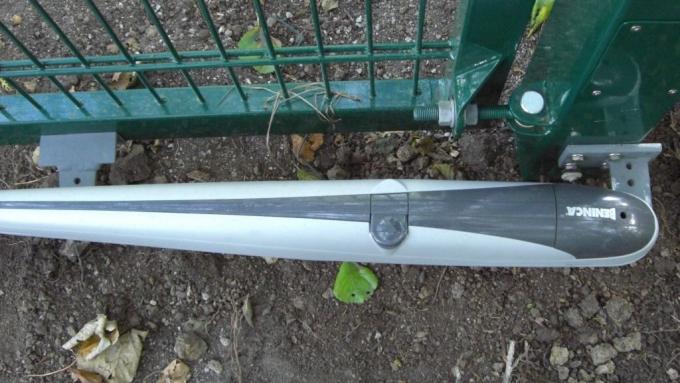 Drehflügeltorantrieb Bob24