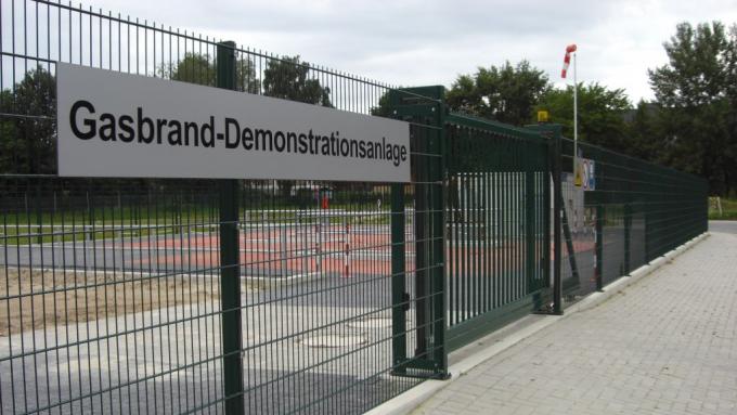 Stabgittermattenzaun mit Schiebetor